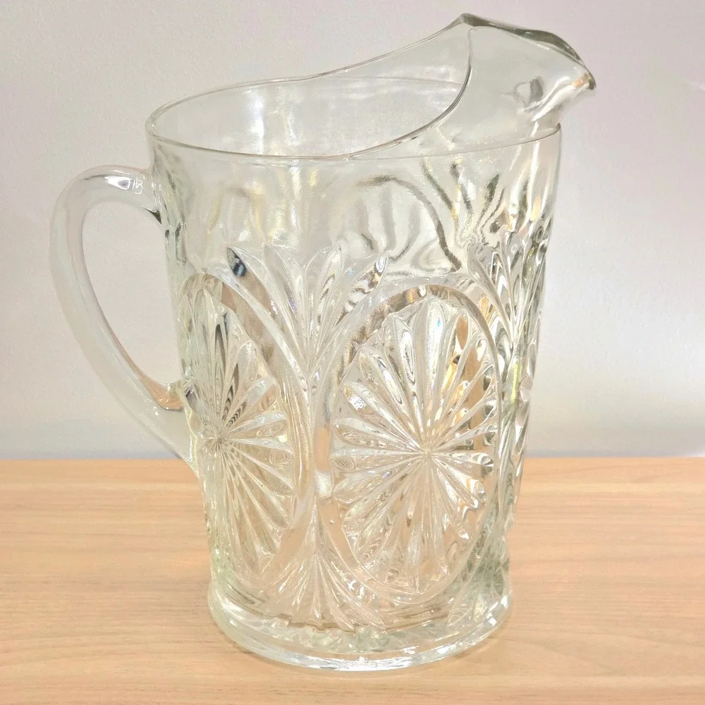 Vintage Anchor‎ Hocking Starburst Medallion Heavy Pressed Glass Pitcher